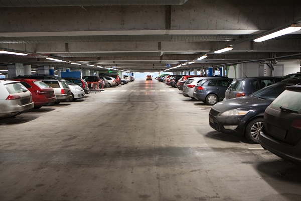 Stresszmentes parkolás a karácsonyi bevásárlás idején? Válassza V. kerületi parkolóházunkat! 